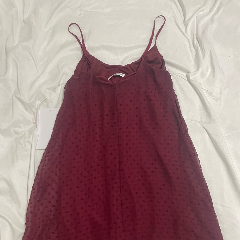 Textured maroon shift dress